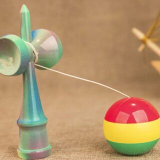 atractiv si original,excelent de buna pentru incepatori. Ideala pentru copii,adulti si pasionatii de Kendama